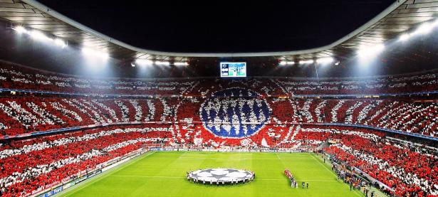 IM电竞游戏-维斯塔潘领衔红牛强势出击，梅赛德斯策略制胜轻取迈凯伦