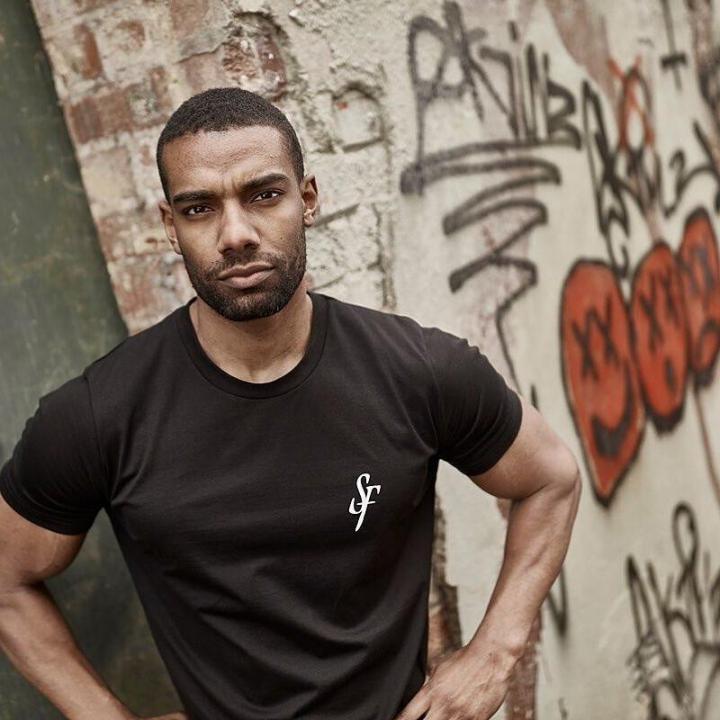 包含埃及前锋在英超雄起，成为球队进攻利器的词条