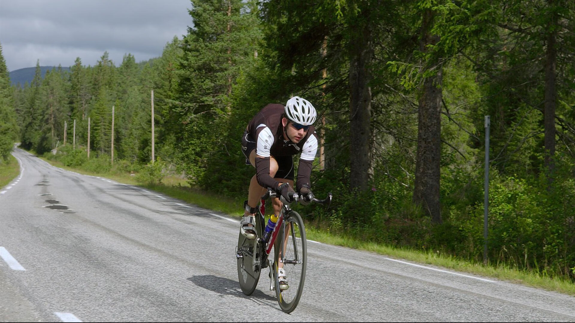 北欧风暴席卷绿茵场,丹麦战术完克,强势终结美国世界杯征程