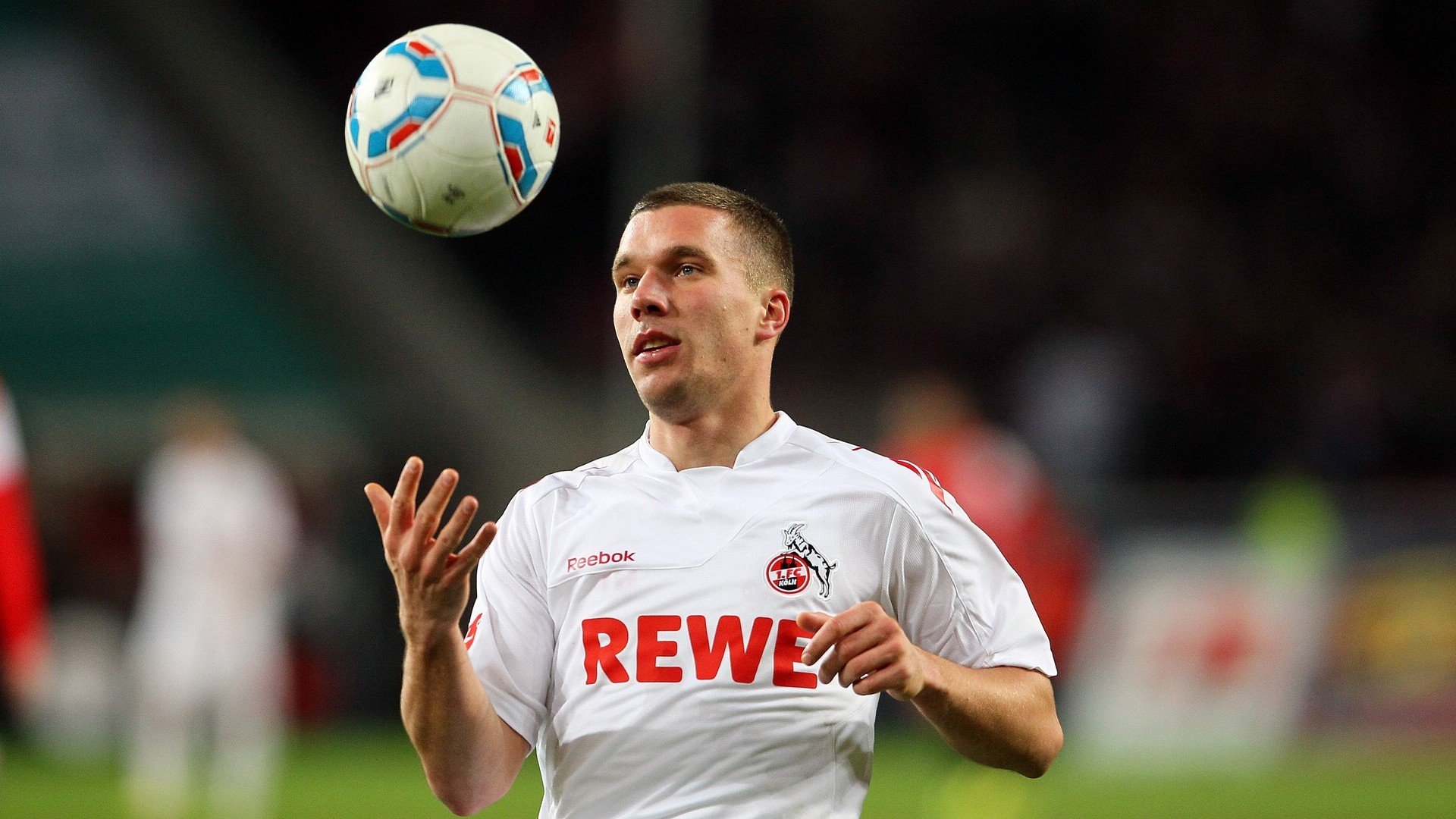 黄潜风暴！布鲁诺绝境爆发导演狂胜，塞维利亚梦碎陶瓷球场