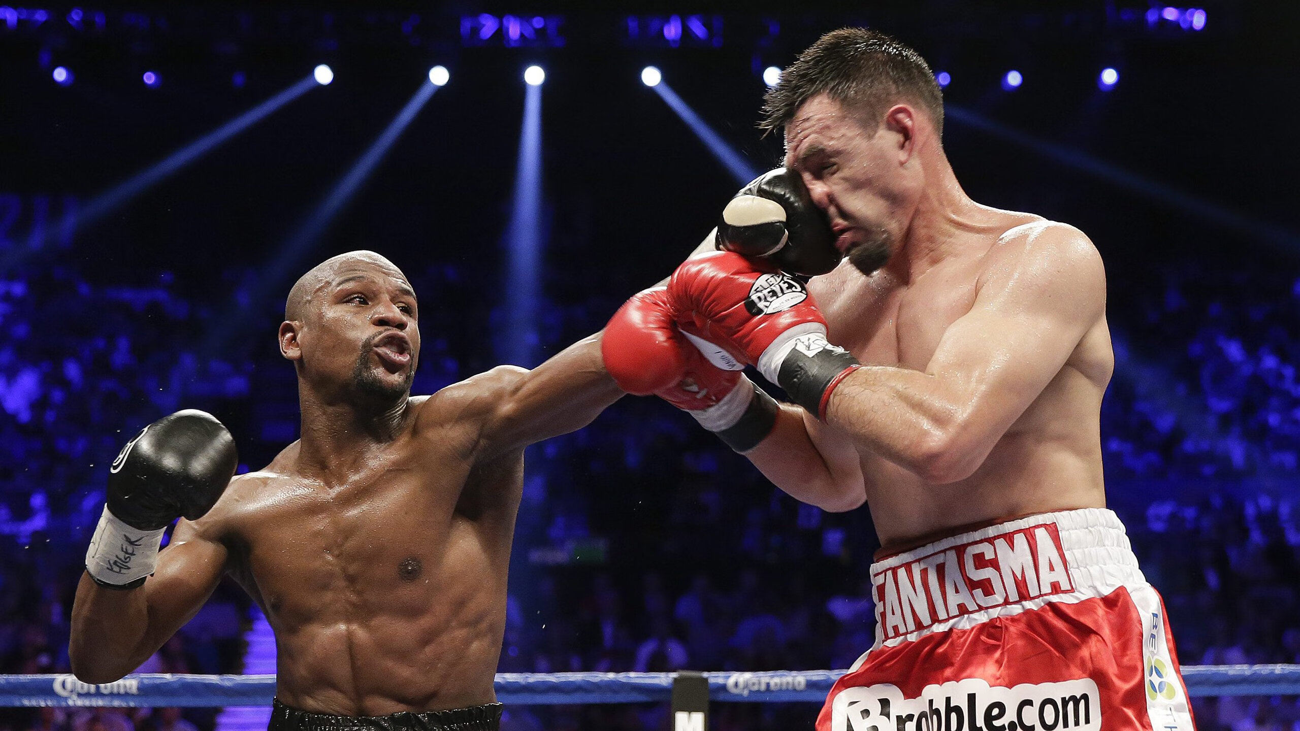 摩洛哥绝杀英格兰，莱万状态火热，世界杯的冷门与传奇